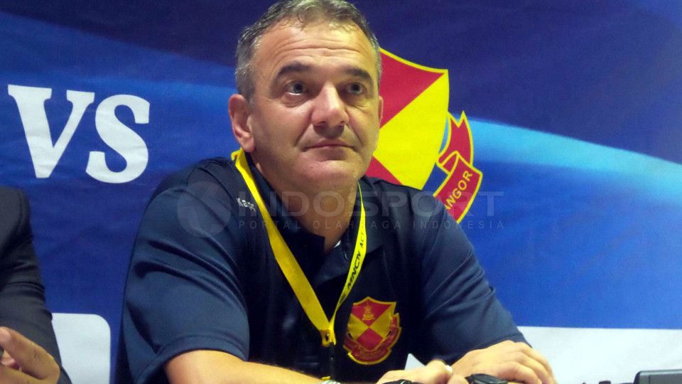 Mehmet Durakovic saat menukangi Selangor FA. Copyright: © Ginanjar/INDOSPORT